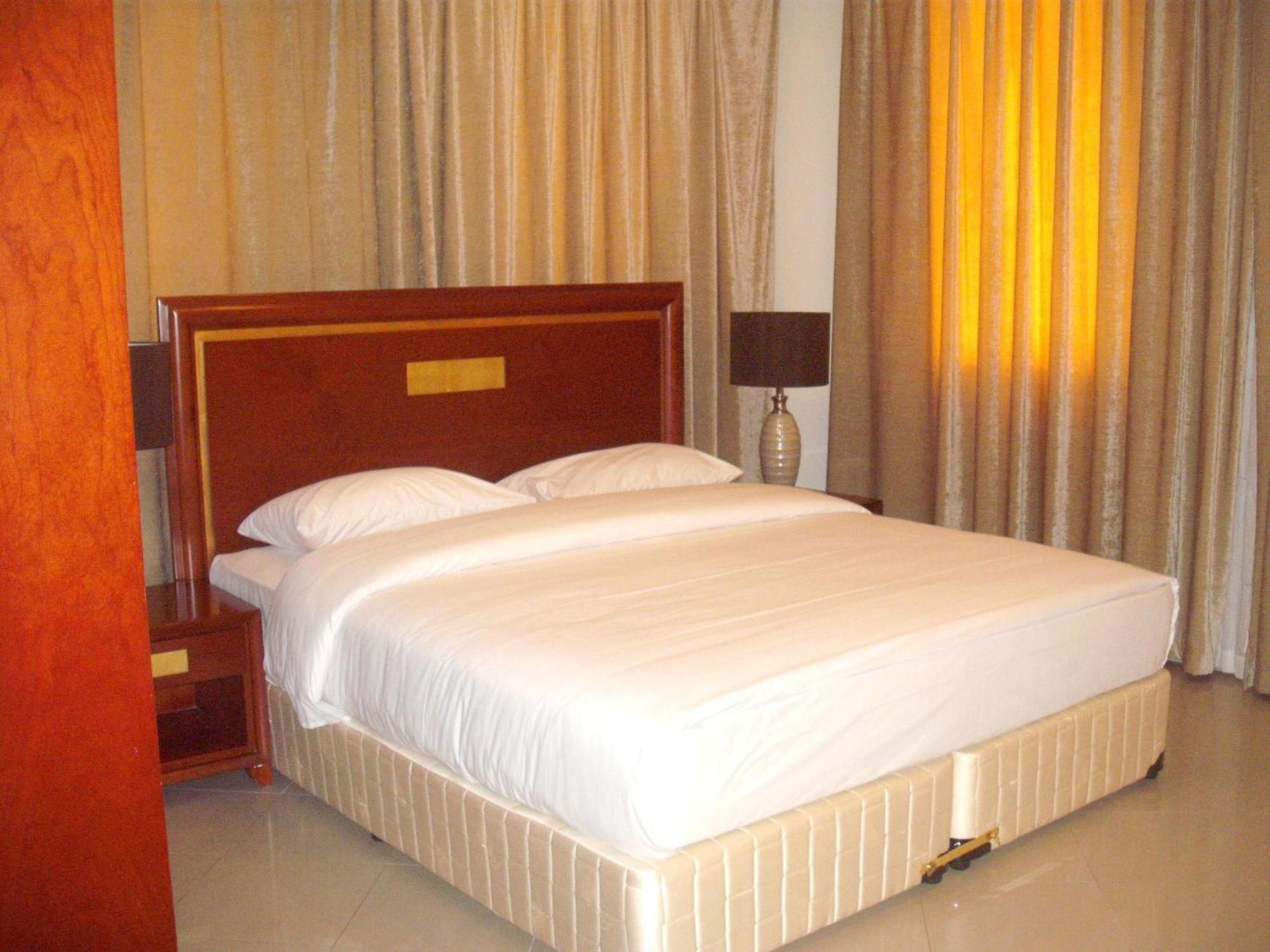 Abu Dhabi Plaza Hotel Apartments Exteriér fotografie